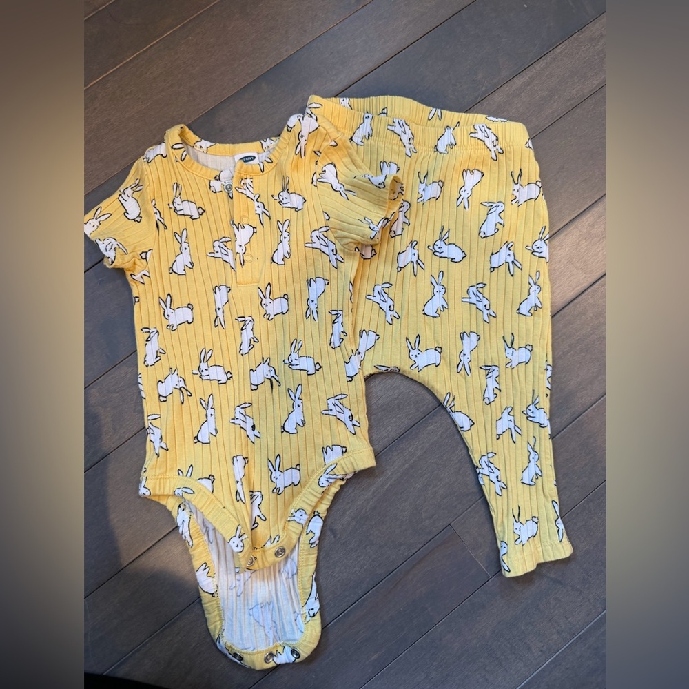 Old Navy Yellow Bunny Print Kids Bodysuit & Pants